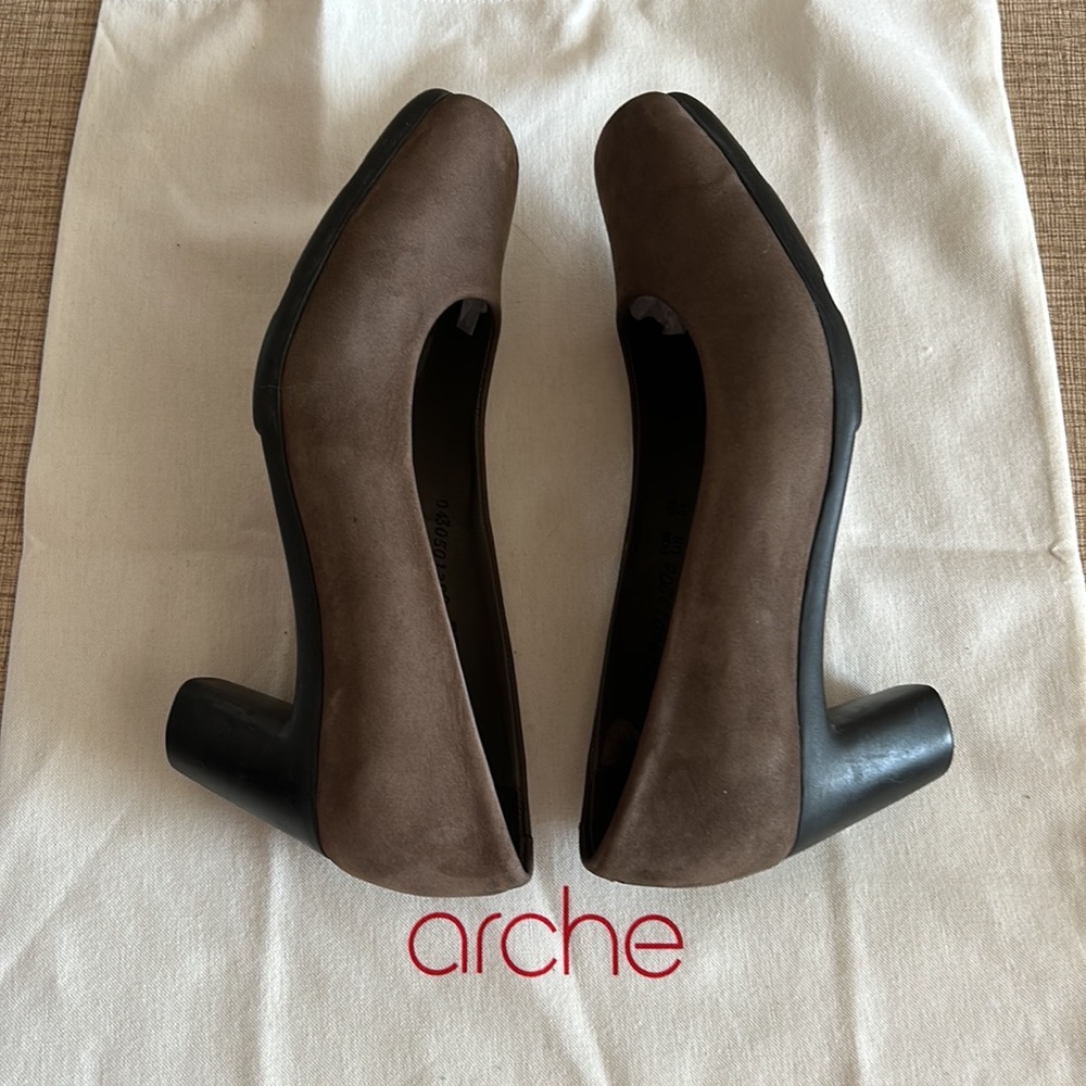 Arche taupe brown square toe nubuck leather pumps. 2.25 inch heel size 5.5 / 36.